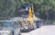 EN MONTEMORELOS MINISTERIALES INVESTIGAN TRAILER CARGADO DE COMBUSTIBLE.