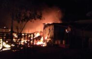 FUEGO ACABA CON UNA VIVIENDA EN MONTEMORELOS, RESULTA UN LESIONADO Y EVACUAN A SEIS.