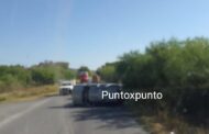 VUELCA CAMIONETA EN AVENIDA EN MONTEMORELOS, ENDEREZA VEHÍCULO Y ESCAPA.