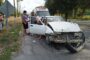 VEHÍCULO ESTUVO A PUNTO DE CAER EN ARROYO CANOAS EN MONTEMORELOS.