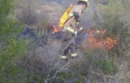 BOMBEROS LINARES COMBATEN INCENDIO QUE AMENAZABA TALLER.