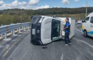 VOLCADURA EN CARRETERA NACIONAL EN MONTEMORELOS ATIENDE PROTECCIÓN CIVIL, SIN LESIONADOS.