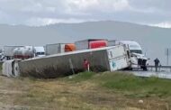 VOLCADURA DE TRAILER EN GALEANA.