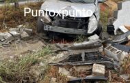 EN HUALAHUISES, CHOQUE POR ALCANCE ENTRE DOS AUTOS, UNO TERMINA EN EL PATIO DE LA ESCUELA DE LA LAJA.