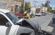 MENOR CHOCA CAMIONETA DE FRENTE CONTRA UN MURO EN LINARES.