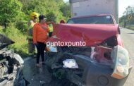 CHOQUE FRONTAL RESULTAN CUATRO HERIDOS EN LINARES, ATIENDE BOMBEROS Y CRUZ ROJA.