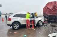 PIERDE LA VIDA MUJER AL IMPACTAR LA CAMIONETA EN LA CAJA DE UN TRÁILER EN GALEANA.