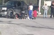 EN LINARES CAMIONETA ARROLLA A MOTO, REPORTAN UN LESIONADO.