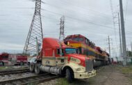 TRAILER DE UNA LÍNEA DE ALLENDE ES EMBESTIDO POR EL TREN EN SAN NICOLÁS …