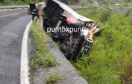 VOLCADURA DE CAMIÓN EN CARRETERA LINARES A GALEANA, EN ITURBIDE.