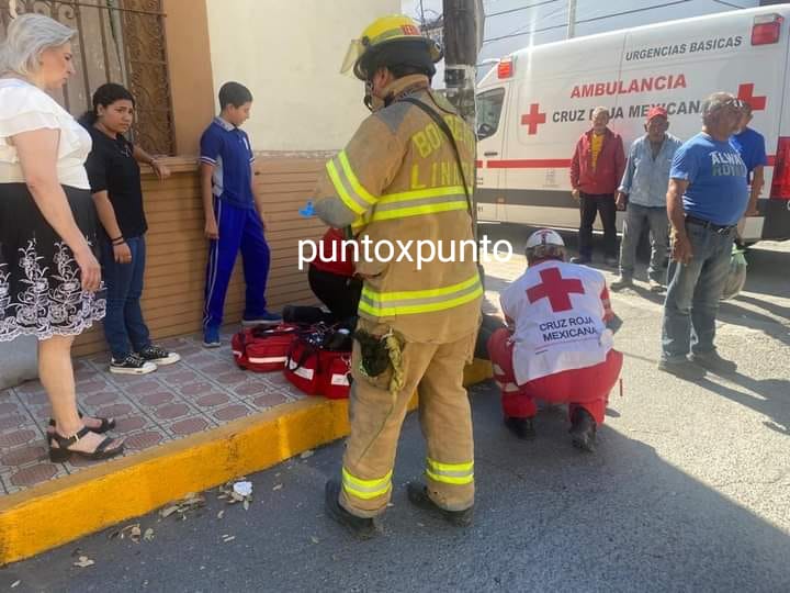 LESIONES EN LA ESPALDA TIENE LA MUJER QUE LE CAYO POSTE EN LINARES QUE DERRIBO UNA GRUA.