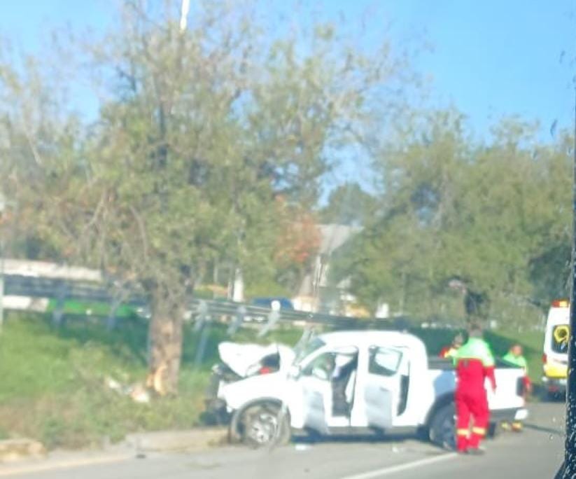 APARATOSO ACCIDENTE EN SANTIAGO, SE MOVILIZAN LOS CUERPOS DE EMERGENCIA.