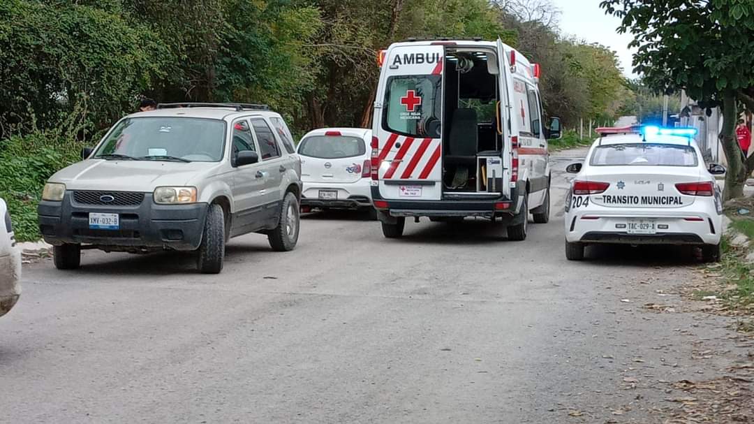 MUJER RESULTA LESIONADA POR CHOQUE EN LA MOTO QUE TRIPULABA EN LINARES.