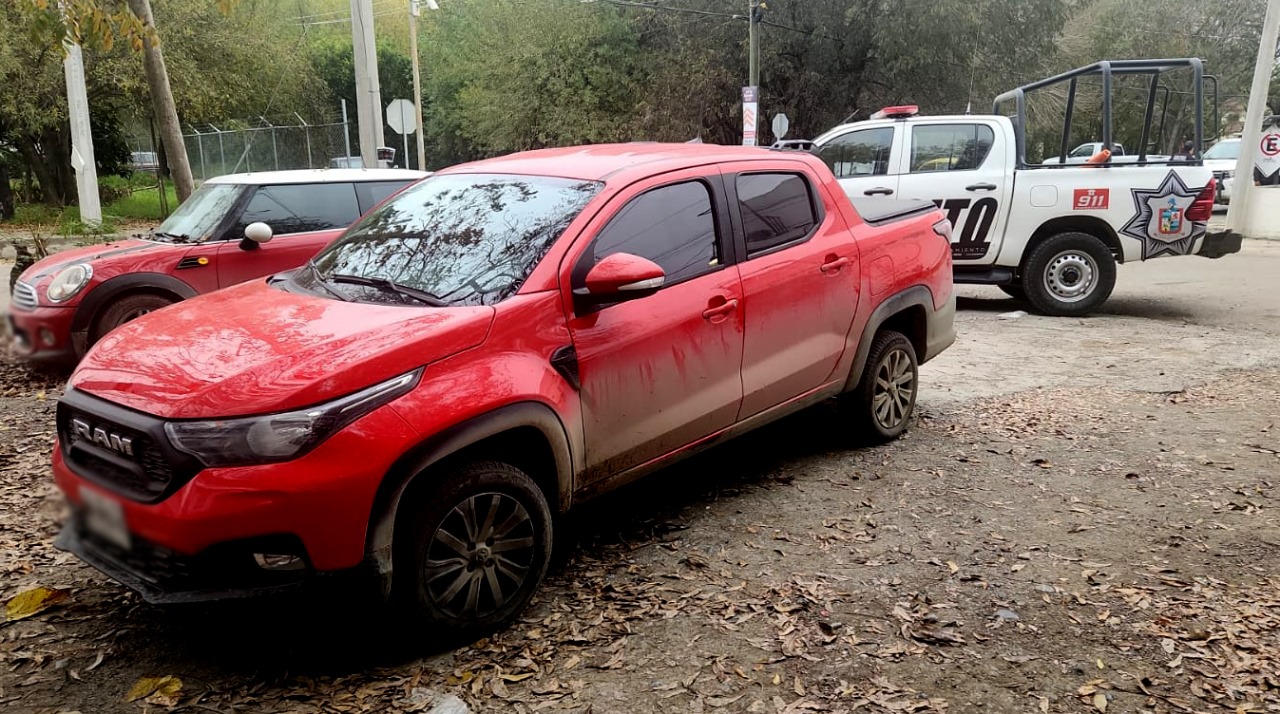 UBICA POLICÍA DE ALLENDE VEHÍCULO PARTICIPANTE EN ACCIDENTE Y ATROPELLO PARA QUE RESPONDA, ADEMÁS BUSCAN AL AFECTADO.