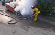 PRESUNTAMENTE FALLA MECÁNICA GENERA INCENDIO DE VEHÍCULO EN MONTEMORELOS.