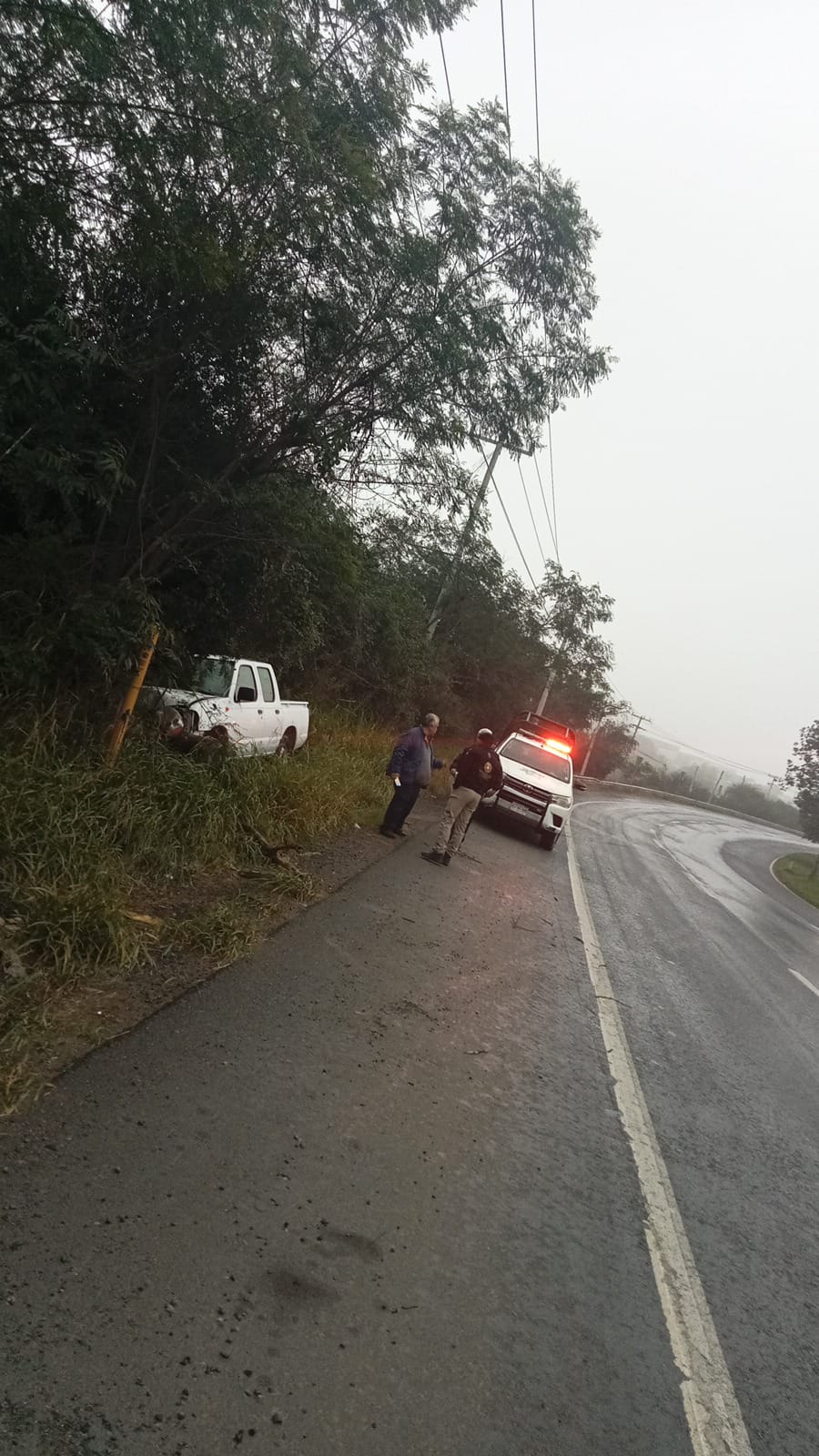 ACCIDENTE EN ALLENDE, SE MOVILIZAN CUERPOS DE EMERGENCIA.