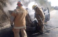 INCENDIO DE CAMIONETA MOVILIZA A PROTECCIÓN CIVIL EN ALLENDE.