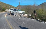 EN ITURBIDE NL CAMIONETA CHOCA AUTO QUE CAE A BARRANCO.