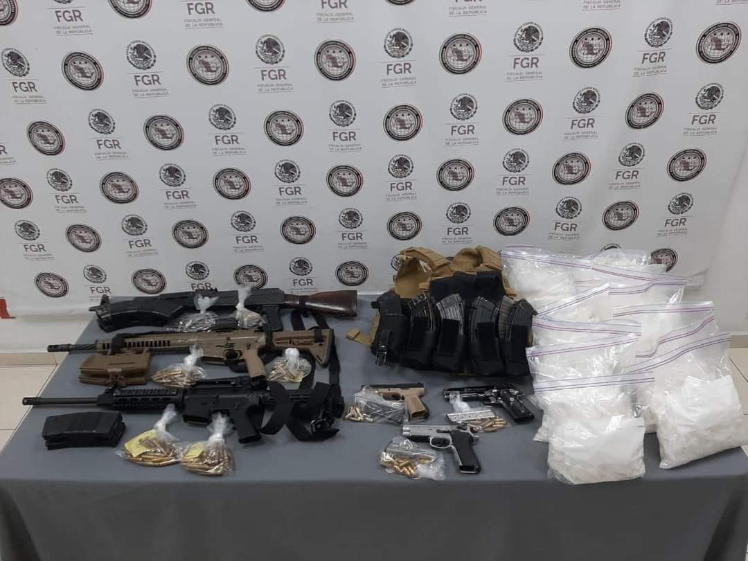 DETIENEN A 3 CON ARMAS Y DROGA EN DR. GONZÁLEZ.