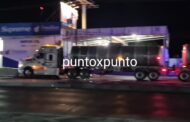 TRÁILER QUE TRANSPORTABA DOS PIPAS CHOCA EN ALLENDE.