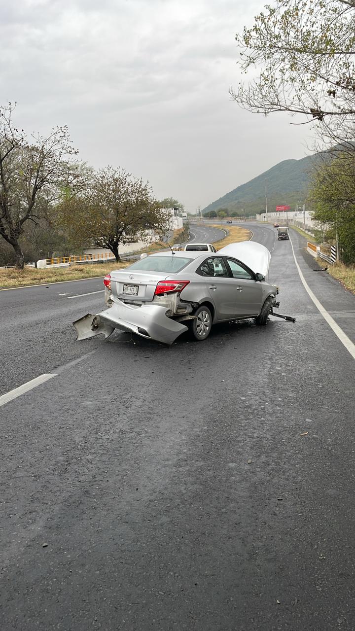 CHOCA VEHÍCULO EN LA CARRETERA NACIONAL EN ALLENDE SE MOVILIZAN LOS CUERPOS DE EMERGENCIA.