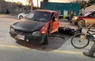 EN LINARES SE REGISTRA CHOQUE DE MOTO CON AUTO, REPORTAN LESIONADO.