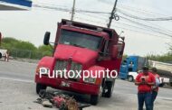 UN MOTOCICLISTA PERIO LA VIDA AL SER IMPACTADA POR UN TRAILER