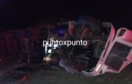 VOLCADURA DE TRAILER, DEJA LESIONADOS EN GALEANA.