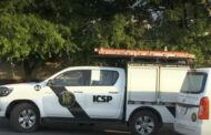 PERITOS Y MINISTERIALES INVESTIGAN LA MUERTE DE UN JOVEN SE PRESUME DELITO PASIONAL EN JUAREZ, N.L.