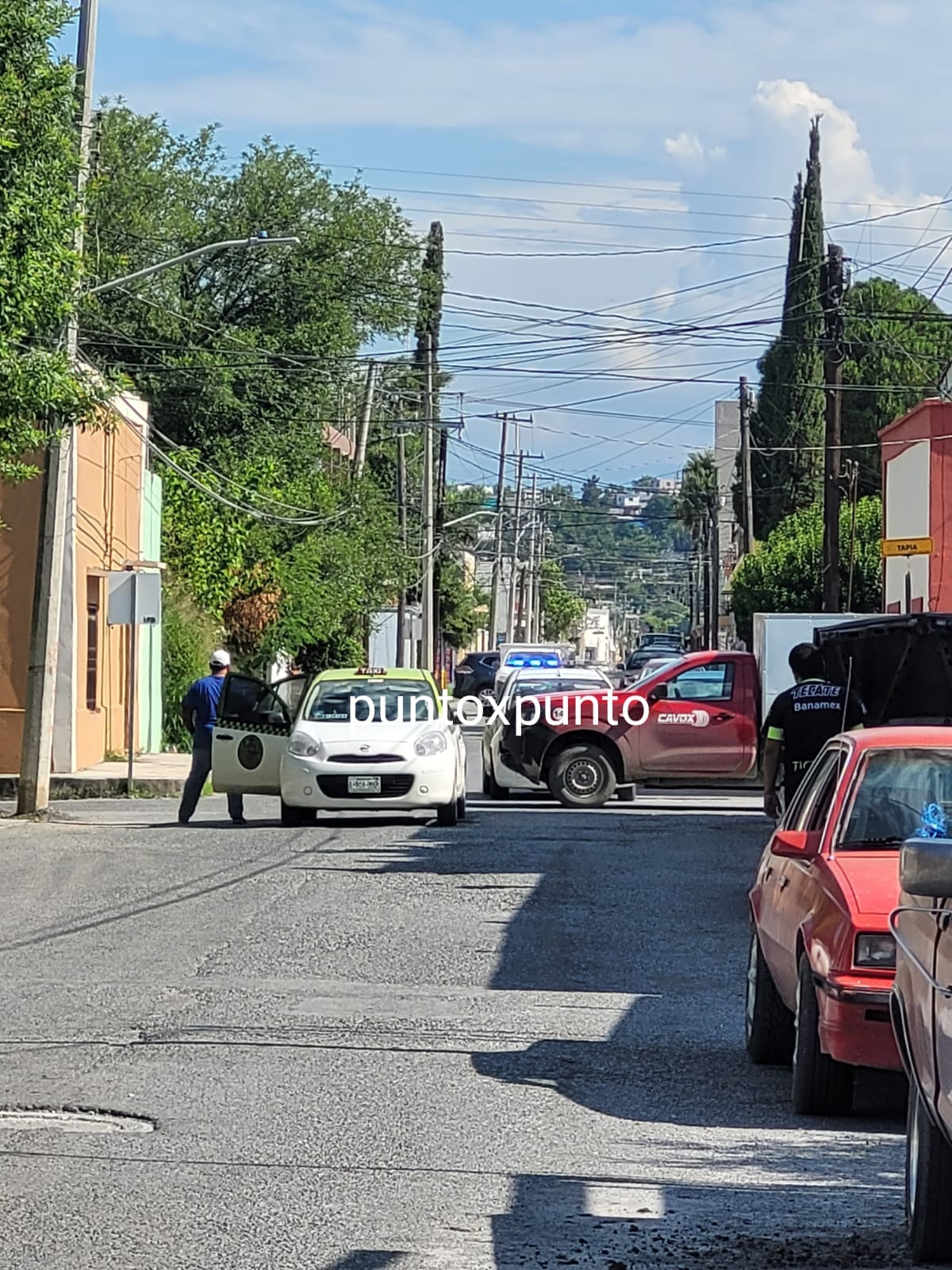 CHOQUE EN MONTEMORELOS REPORTAN ÚNICAMENTE DAÑOS MATERIALES.