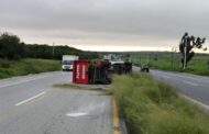 CHOQUE Y VOLCADURA EN CARRETERA NACIONAL EN LINARES ATIENDE BOMBEROS.