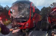 CHOQUE DE AUTOBUS CON TRAILER EN LA CARRETERA 57.