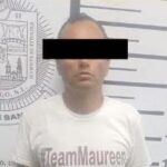 DENUNCIAN CIUDADANOS VENTA DE DROGA EN VÍA PÚBLICA; POLICÍA DE SANTIAGO DETIENE A 2 HOMBRES