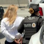DETIENE POLICÍA DE SANTIAGO A MUJER PRESUNTA DE FRAUDE MILLONARIO EN UNA INSTITUCIÓN BANCARIA.