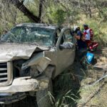 ABANDONAN CAMIONETA TRAS SALIRSE DEL CAMINO EN GENERAL TERÁN